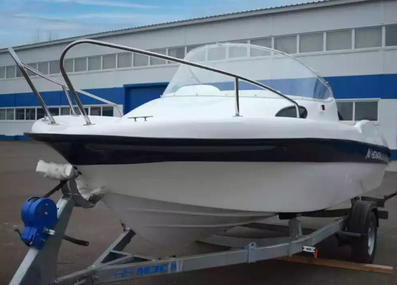 Стеклопластиковый катер Neman-530 с каютой в Северодвинске