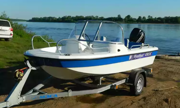 Стеклопластиковый катер Wyatboat-430 DC (тримаран) в Северодвинске