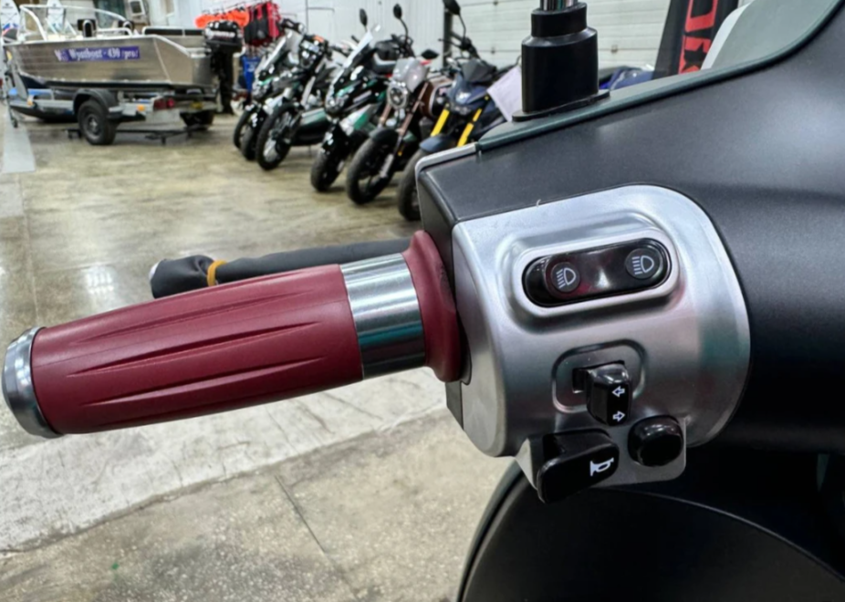 Скутер PROMAX Miami 240 (49) в Северодвинске