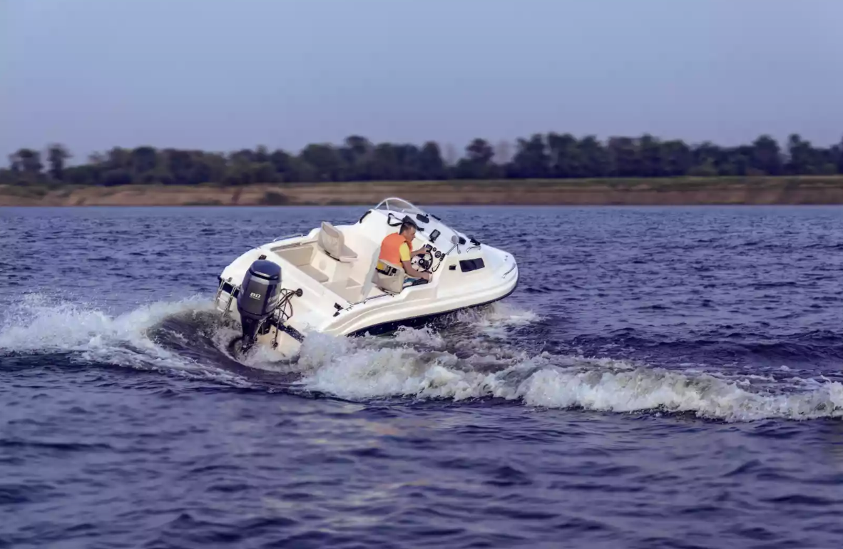 Стеклопластиковый катер Neman-500 в Северодвинске