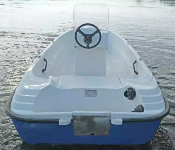 Стеклопластиковая лодка Пингвин с консолью (тримаран) в Северодвинске