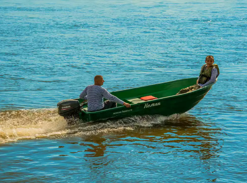 Стеклопластиковая лодка Neman-340 (тримаран) в Северодвинске