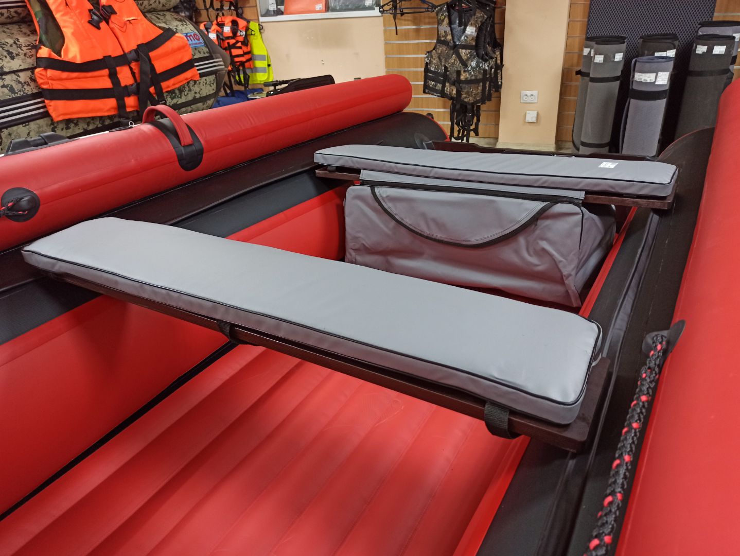 КОМПЛЕКТ МЯГКИХ НАКЛАДОК С СУМКОЙ ДЛЯ ЛОДОК 90Х20 СЕРЫЙ в Северодвинске