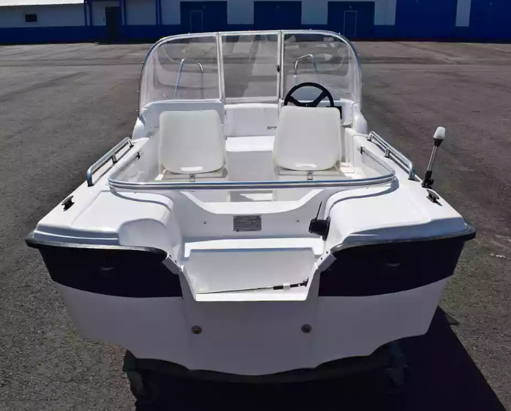 Стеклопластиковый катер Wyatboat-430 DC (тримаран) в Северодвинске