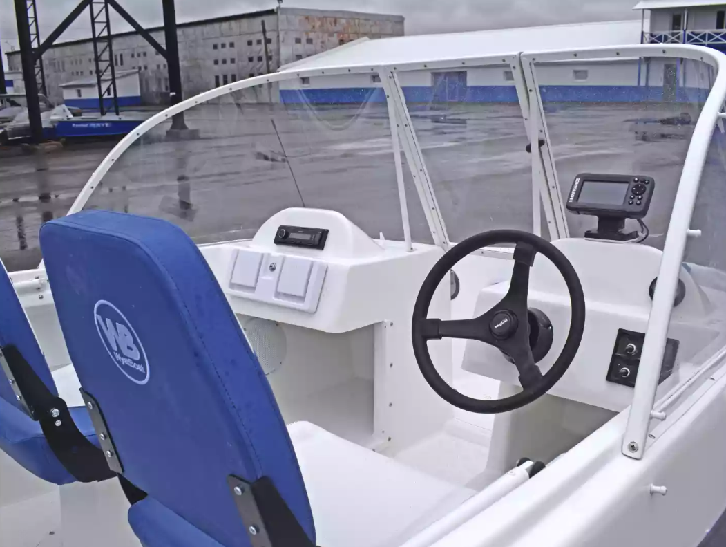 Стеклопластиковый катер Wyatboat-430DCМ (килевая) в Северодвинске
