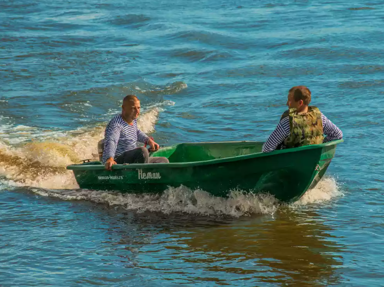 Стеклопластиковая лодка Neman-340 (тримаран) в Северодвинске
