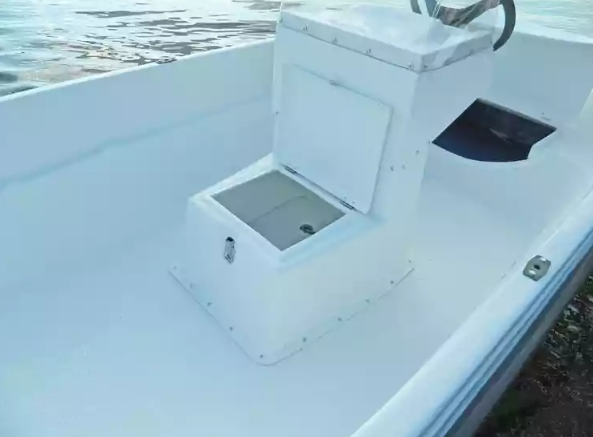 Стеклопластиковая лодка Пингвин с консолью (тримаран) в Северодвинске