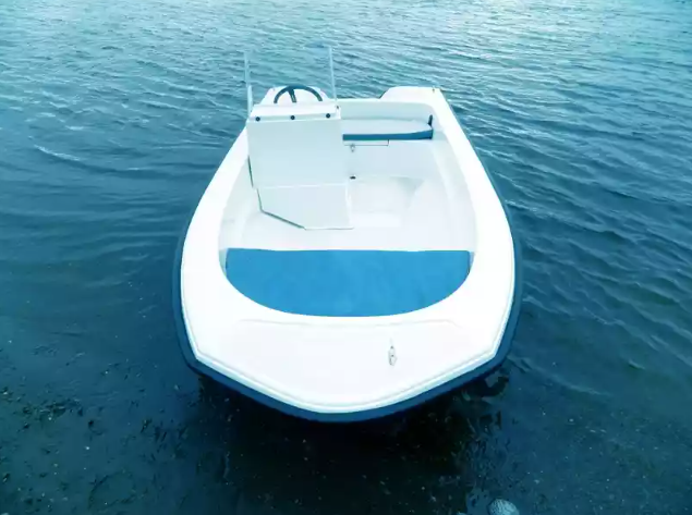 Стеклопластиковый катер Тримаран Wyatboat 430 C в Северодвинске