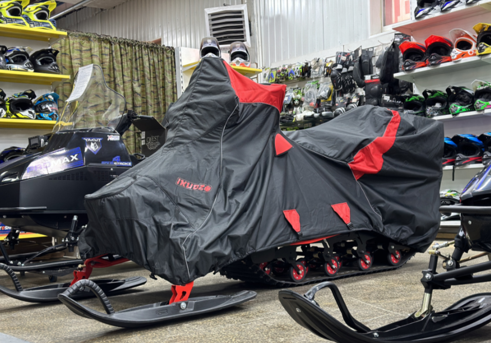 Чехол транспорт. снегохода IKUDZO HUNTER черно-красный Оксфорд ПРЕМИУМ качества с лого IKUDZO в Северодвинске