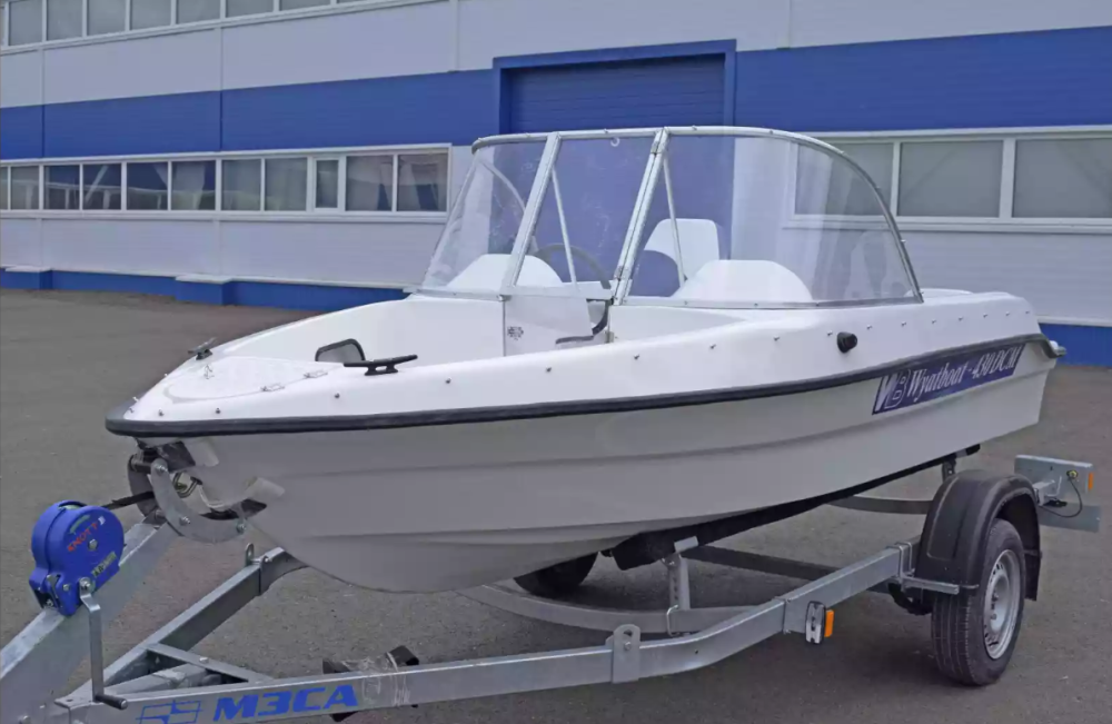 Стеклопластиковый катер Wyatboat-430DCМ (килевая) в Северодвинске