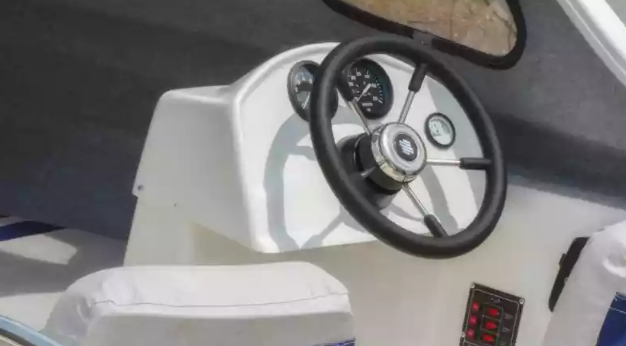 Стеклопластиковый катер Wyatboat-3 П (полурубка) в Северодвинске