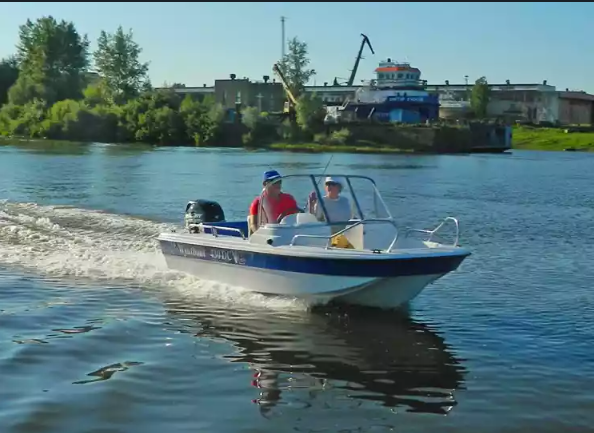 Стеклопластиковый катер Wyatboat-430 DC (тримаран) в Северодвинске