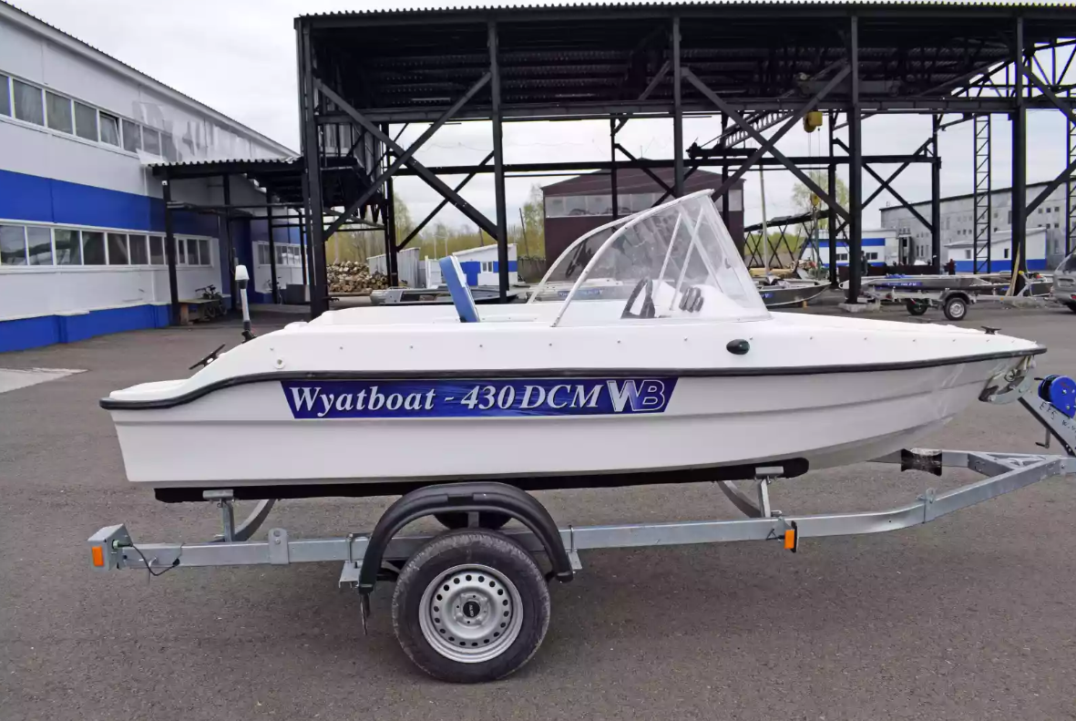 Стеклопластиковый катер Wyatboat-430DCМ (килевая) в Северодвинске