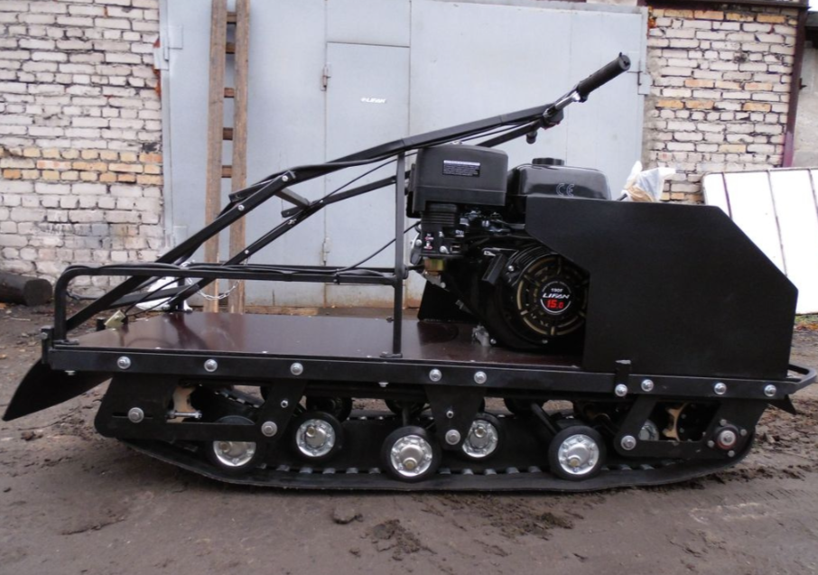 Мотобуксировщик AhtaR Зима 15 л/с с вариатором в Северодвинске