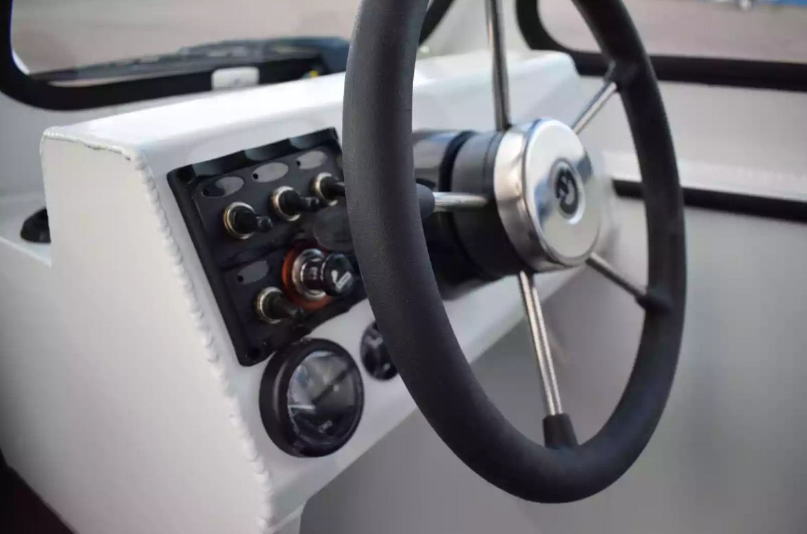 Алюминиевый катер Неман-500 (закрытая рубка) в Северодвинске