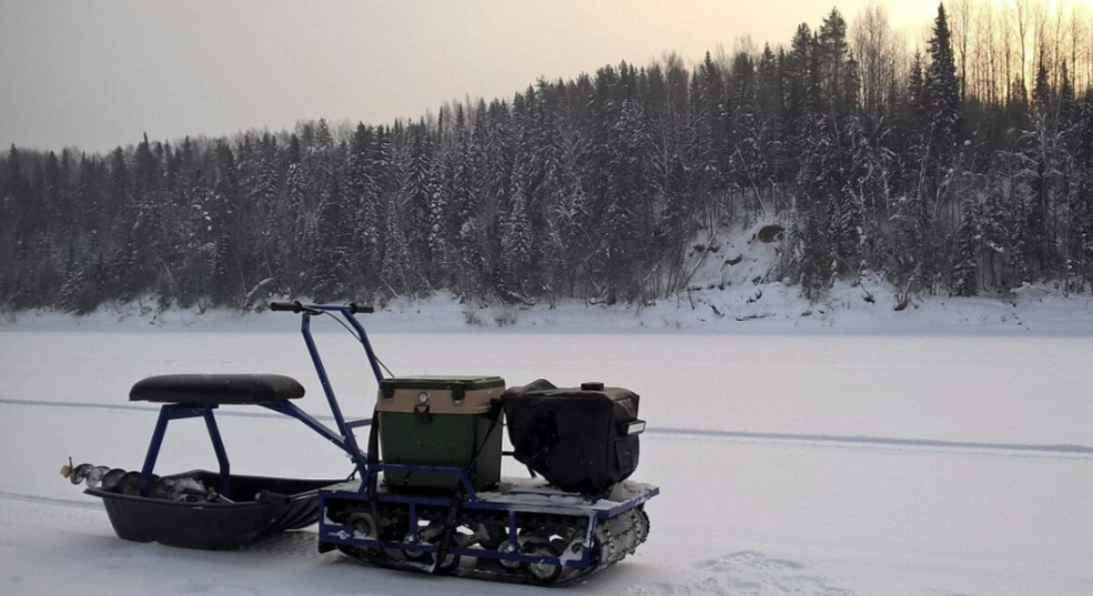 Мотобуксировщик Альбатрос-L 9 с фарой в Северодвинске