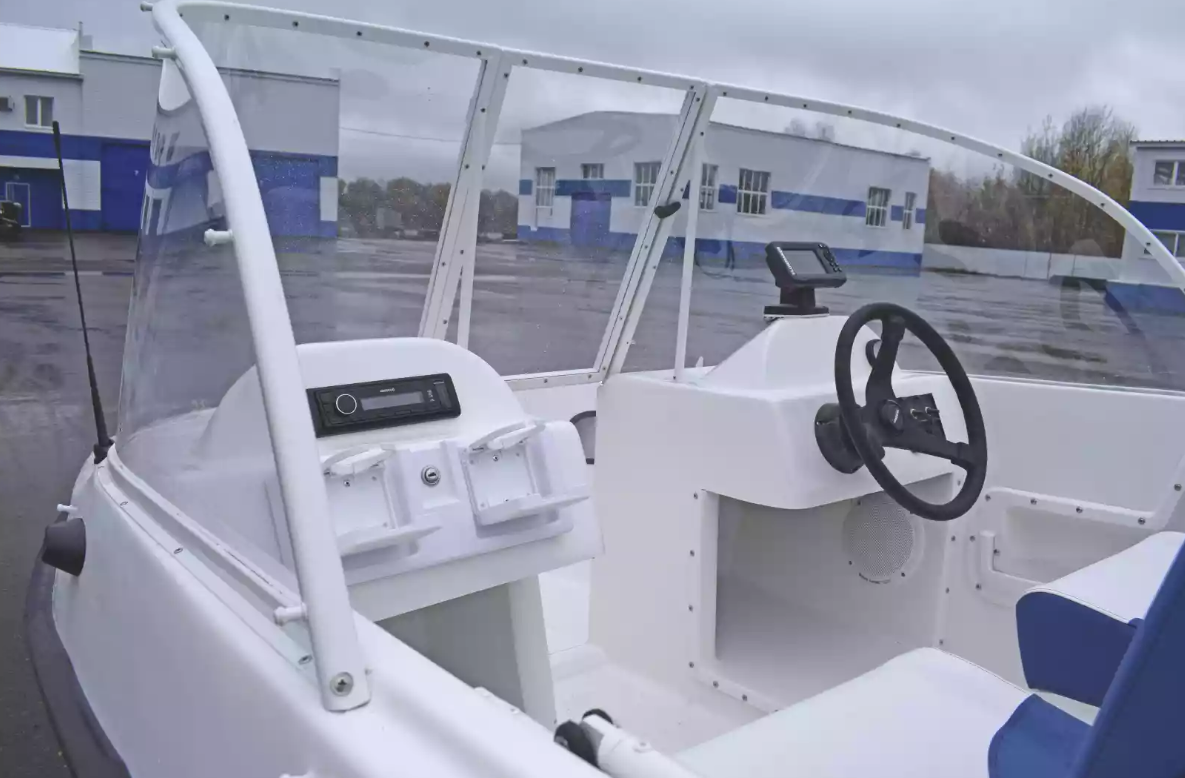 Стеклопластиковый катер Wyatboat-430DCМ (килевая) в Северодвинске