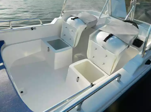 Стеклопластиковый катер Wyatboat-430 M (тримаран) в Северодвинске