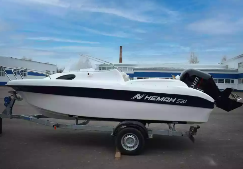 Стеклопластиковый катер Neman-530 с каютой в Северодвинске