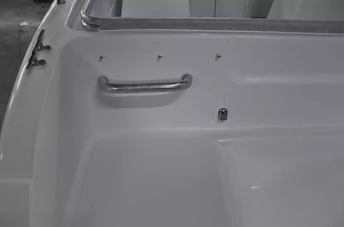 Стеклопластиковый катер Neman-500 в Северодвинске