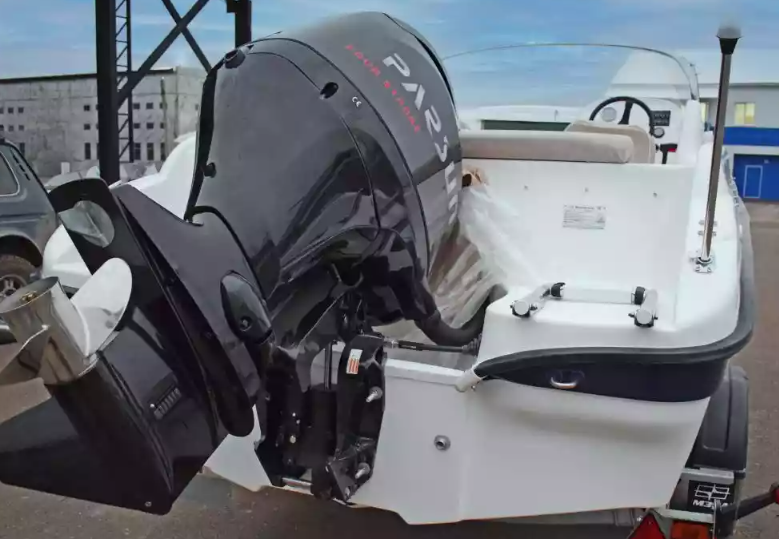 Стеклопластиковый катер Neman-530 с каютой в Северодвинске