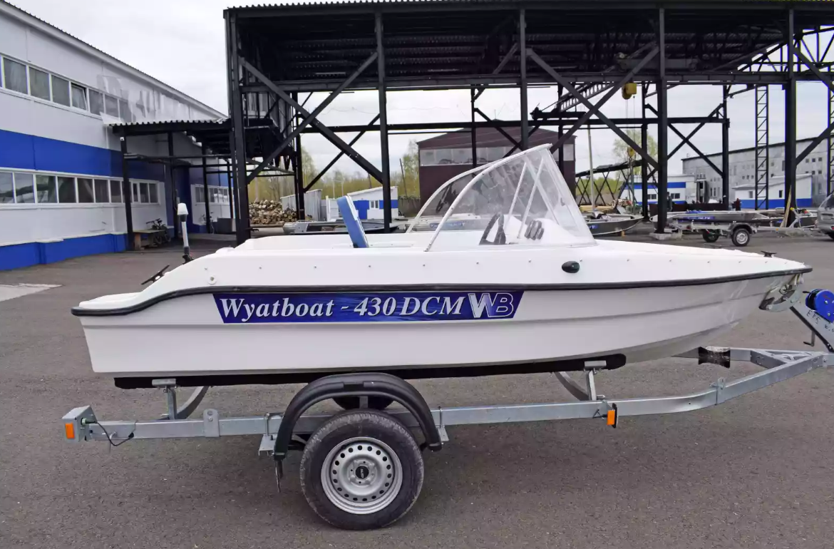 Стеклопластиковый катер Wyatboat-430DCМ (килевая) в Северодвинске