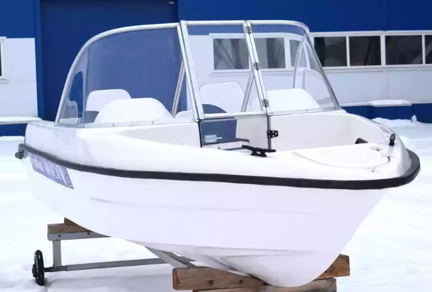 Стеклопластиковый катер Wyatboat-430DCМ (килевая) в Северодвинске