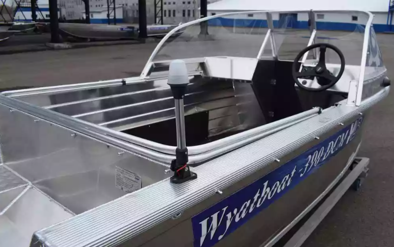 Алюминиевый катер Wyatboat-390 DCM Увеличенный борт в Северодвинске