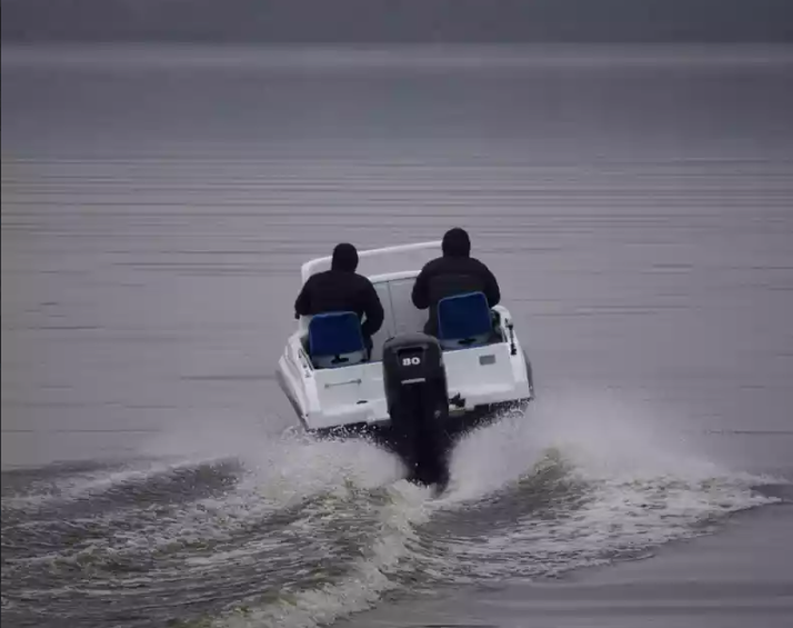 Комбинированный катер Neman-500 с каютой в Северодвинске