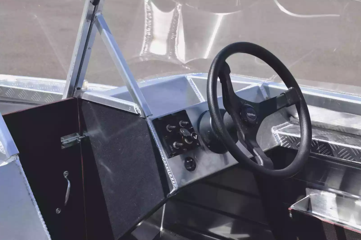 Алюминиевый катер Wyatboat-390 DCM в Северодвинске