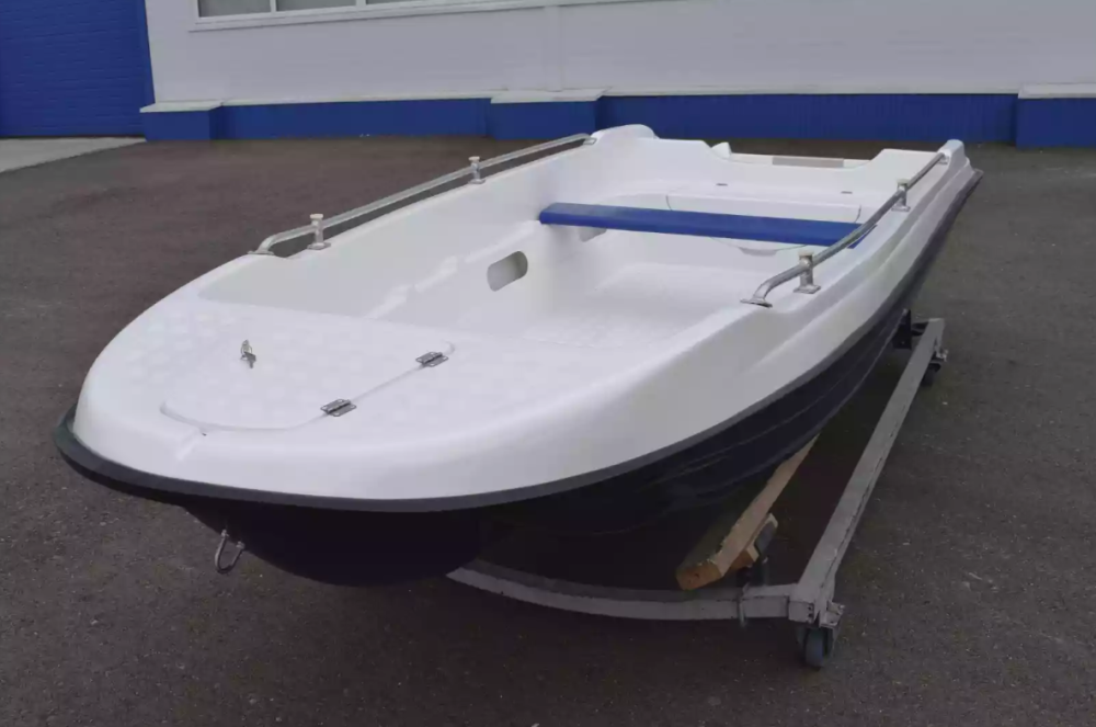 Стеклопластиковая лодка Пингвин New (тримаран) в Северодвинске