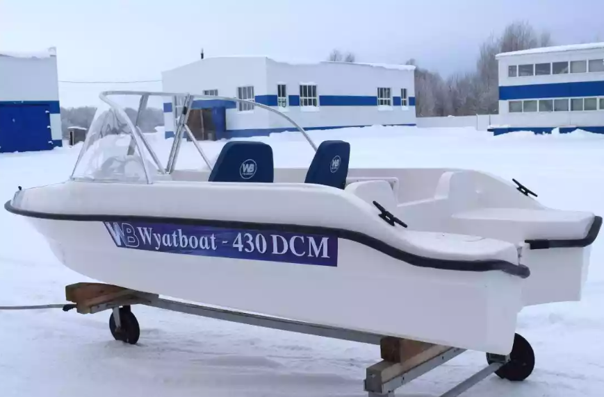 Стеклопластиковый катер Wyatboat-430DCМ (килевая) в Северодвинске