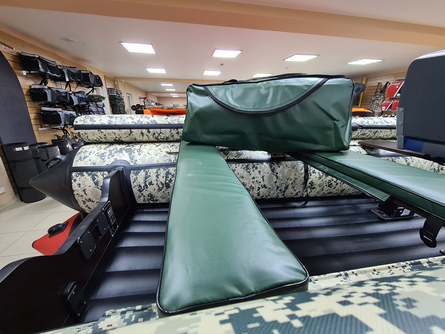 КОМПЛЕКТ МЯГКИХ НАКЛАДОК С СУМКОЙ ДЛЯ ЛОДОК 80Х20 ЗЕЛЕНЫЙ в Северодвинске