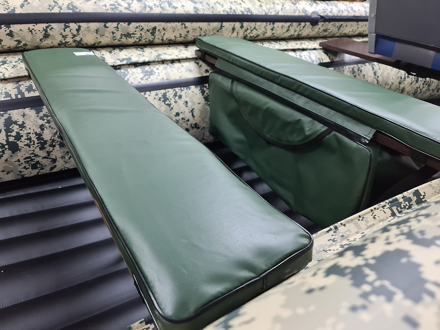 КОМПЛЕКТ МЯГКИХ НАКЛАДОК С СУМКОЙ ДЛЯ ЛОДОК 80Х20 ЗЕЛЕНЫЙ в Северодвинске